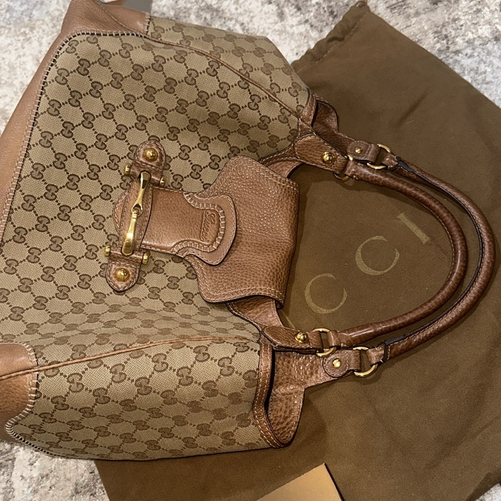 Vintage Gucci New Pelham Large Shoulder Bag w/ Gold Hardware - Picture 9 of 14